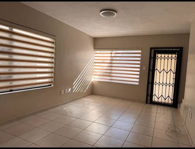 3 BEDROOM TOWNHOUSE FOR SALE IN WATERKLOOF AH